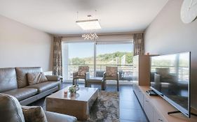 Huswell - Bright Apartment With Parking Near The Beach